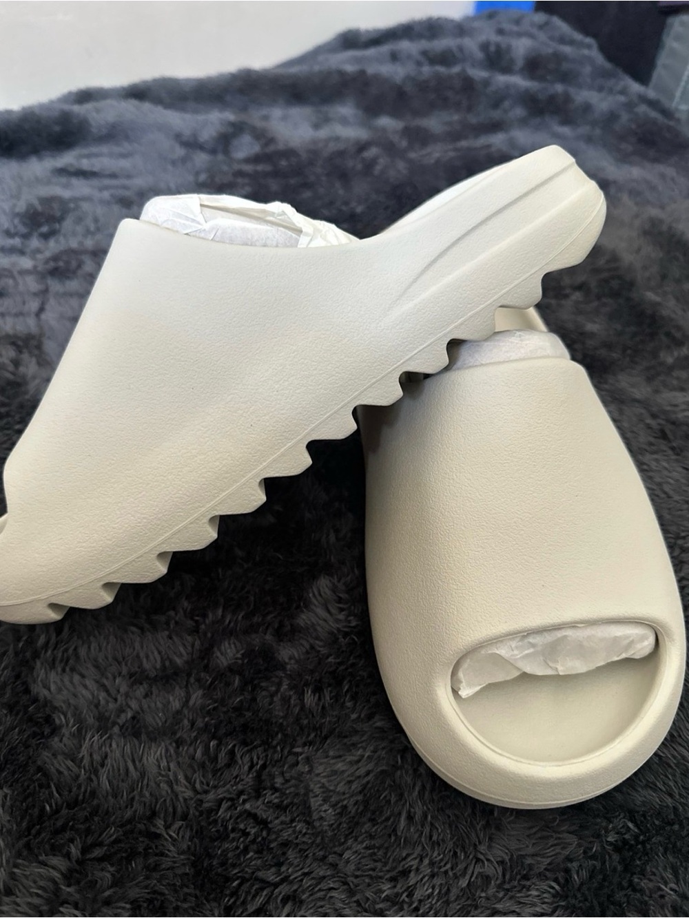 Minimal Slip-On Sandal in Off-White Cream
